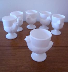 6 COQUETIERS EN ARCOPAL EN FORME DE POULE