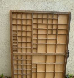 casier d'imprimerie  ancien  en bois
