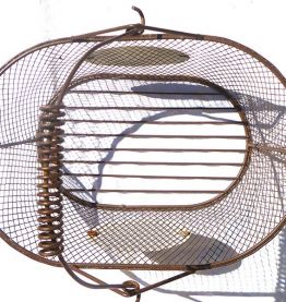 panier  en metal grillagé