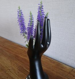 Main porte bijoux, soliflore noire velouté 