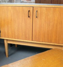 Meuble vitrine pieds compas 1960's