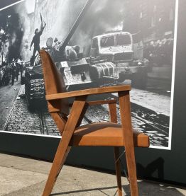 Fauteuil Scandinave skaï camel