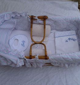 Grand couffin bébé en rotin  vintage