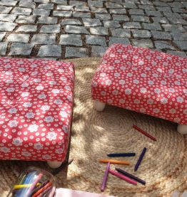 2 petits tabourets bas 