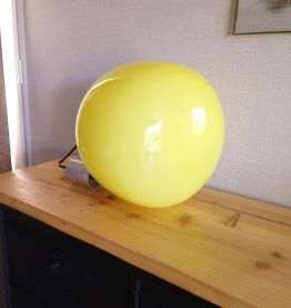 Suspension vintage en opaline jaune. 