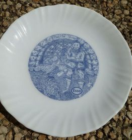 assiettes anciennes publicitaires arcopal collection ESSO