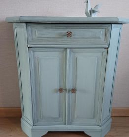 Joli meuble d'entrée. 