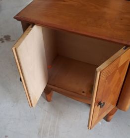 petit meuble 40s marqueterie ok trace sur plateau h 57x61x33