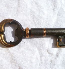 clée  tire bouchon, decapsuleur en metal,  vintage
