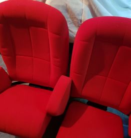 Fauteuils cinéma rouge