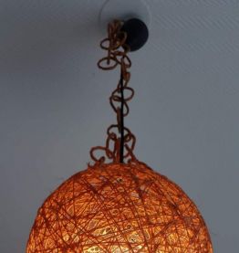 suspension boule orange corde et rotin vintage Audoux Minet 