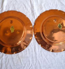 assiettes  decoratives  a suspendre en cuivre