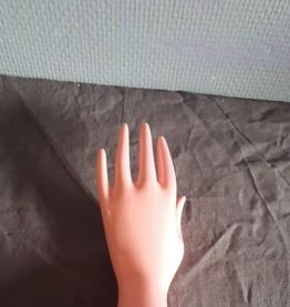 main rose poudré en céramique soliflore baguier années 70 