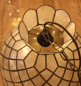 Suspension nacre et laiton