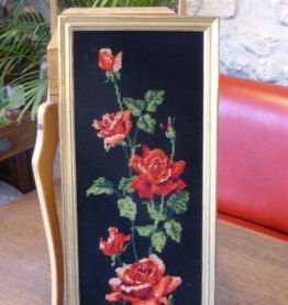 Deux Canevas le Bouquet de roses rouges et la colombe 1960's