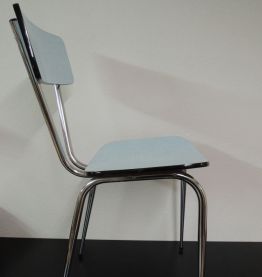 Chaise en formica bleue