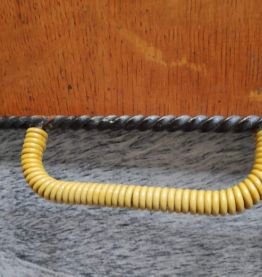 plateau à service fer forgé et bois avec poignées scoubidou 