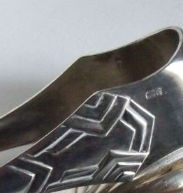 Pince à sucre Art Déco métal argenté + jolie Cuillère à frai