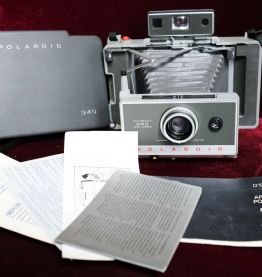 Polaroid 340 Land Camera  (1969 - 71)