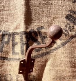 Paire d'anciennes patères doubles en métal - Années 50