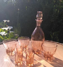Lot carafe et verres à liqueur +