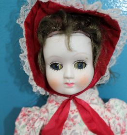 POUPÉE EN PORCELAINE ANNÉE 70-80