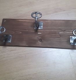 portemanteau mural 1960 a 70  patere acier  sur bois (sapin)