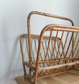 Porte-revue en rotin