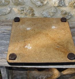 grand dessous de plat en formica rouge