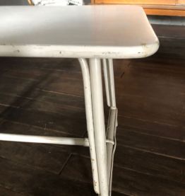 table basse rotin  blanc vintage années 50