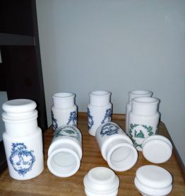 pots d'apothicaire flacons à épices