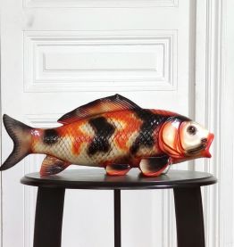 Sculpture ou vase mural en barbotine Carpe koi japonais péri