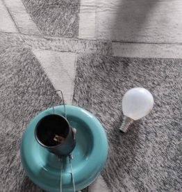 lampe en céramique bleue turquoise et globe opaline blanc