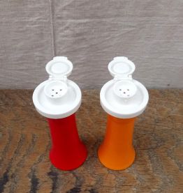 Salière et poivrière Tupperware 