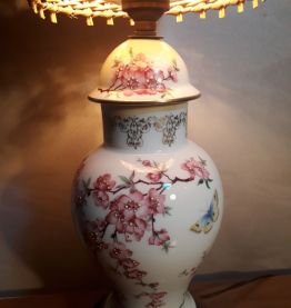 lampe asia  fleur de cerisier et papillon    superbe abatjou