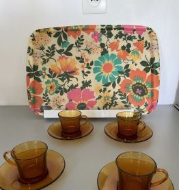 4tasses et sous tasses ambrées annee70’s