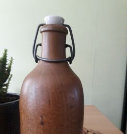 Bouteille en grés pour déco vintage tendance