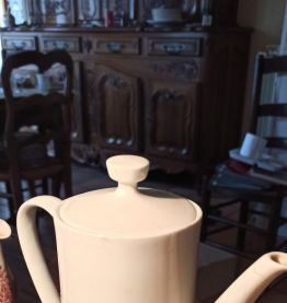 Assortiment de 3 cafetières anciennes