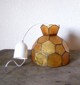 Suspension/lustre en nacre et en laiton 