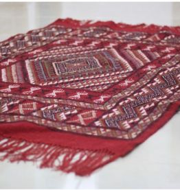 Tapis kilim fait main en laine couleur rouge
