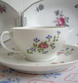 lot Porcelaine de Limoges motif roses