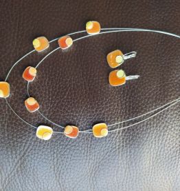 Collier et boucles d'oreilles