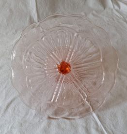 Plat sur pied verre rose