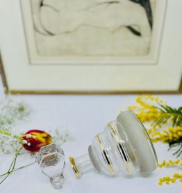 Carafe ou flacon verre soufflé et dorure - Circa 30