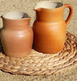 2 pots à lait signés Digoin France, artisanal