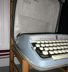 machine à écrire brother deluxe