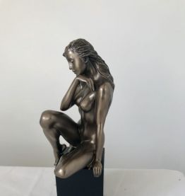 Statuette femme nue en bronze
