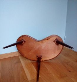 Table basse haricot pieds compas fuselés