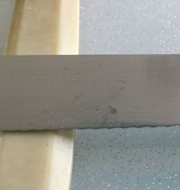 2 couteaux   en Bakélité ’´Joyeuse ´´