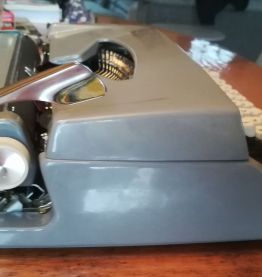 Machine à écrire Brother vintage 